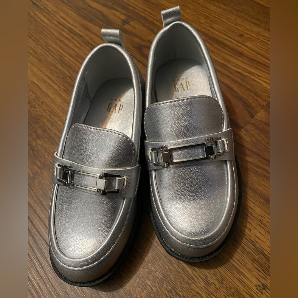 GAP Kids Silver Loafers for Toddler Girls Size 7